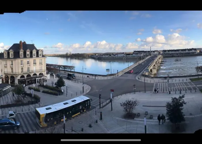 Les Mansardes Du Centre Ville ,Vue Loire